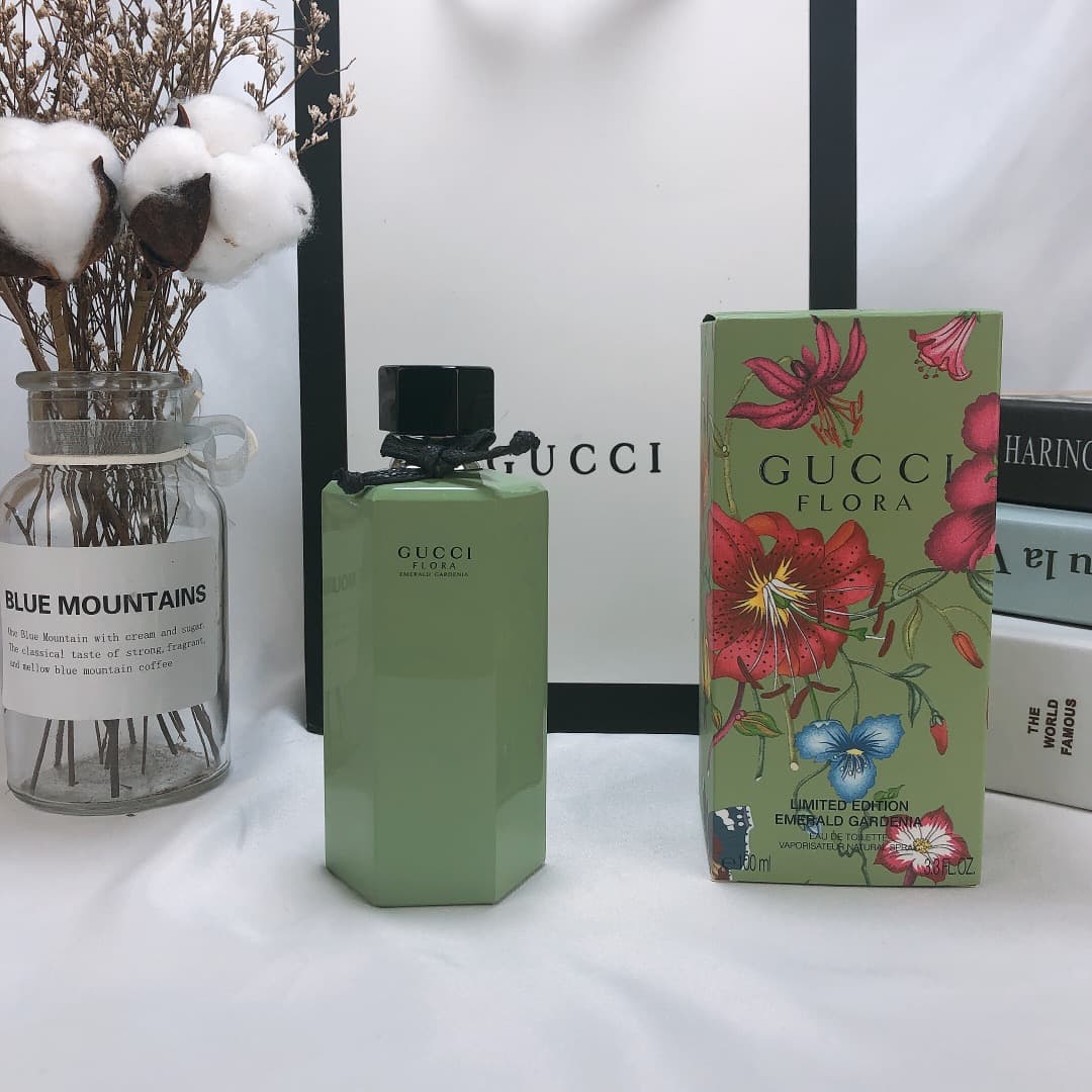 Gucci Flora Gorgeous Gardenia Eau de Toilette 100ml, a limited edition for Summer 2019 from GUCCI. This year's bottle features an avocado-colored design, and the packaging continues the floral element. The fragrance itself remains a light floral scent, with a fresh and warm heart of gardenia and jasmine, pear and red berries opening up a sense of freshness, and patchouli and brown sugar in the base adding a touch of elegance