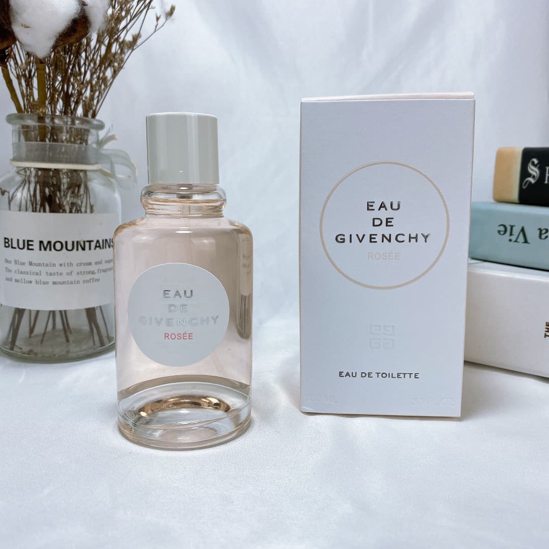 Givenchy 2019 New Rose Scent, Givenchy Eau de Toilette 100ml. The Givenchy Rosee bottle is so girly, it's unfair! The fragrance is a blend of rose, elderflower, jasmine, water hyacinth, patchouli, and white musk. What else can you do besides buy it for the bottle?