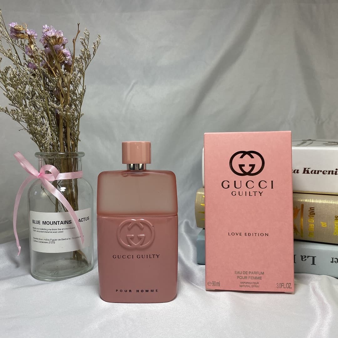 Gucci Guilty 2020 Valentine's Day Limited Edition Couple Perfume LOVE EDITION (Pink Bottle, 90ml) is a fruity floral fragrance in a matte pink bottle. It features a fresh floral scent and includes daffodil, a less common fragrance in perfumes