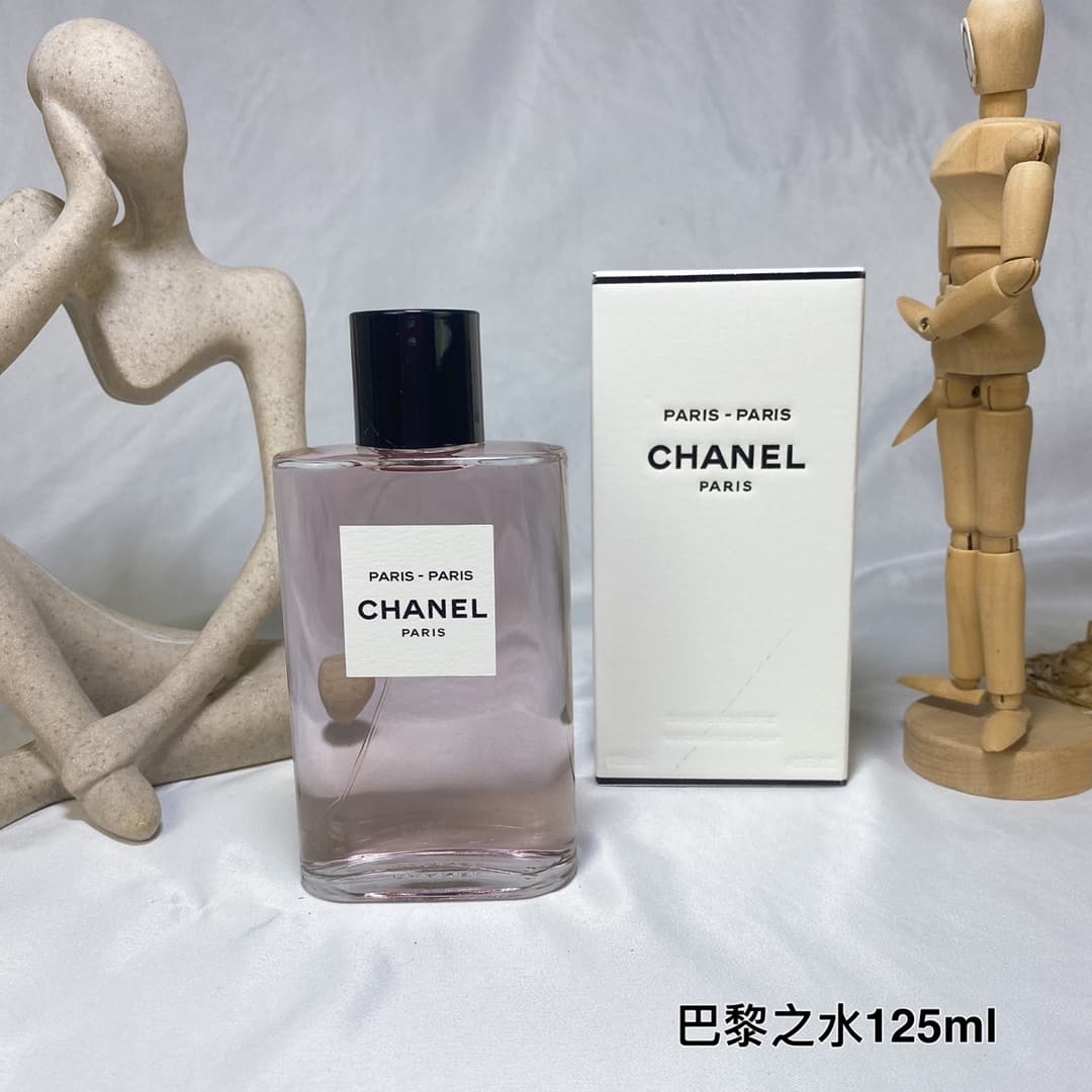 💰💰CHANEL Eau de Paris - Paris 125ml Fresh and sparkling woody floral fragrance, intertwined with rose, citrus, patchouli and a little spicy pink pepper, the fresh and light atmosphere pays tribute to the elegance and casualness of this legendary city.