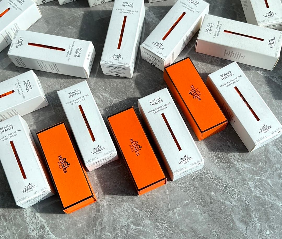 Hermes lipsticks in stock, quality from boutiques: Satin: 21-75-85-33-36-50-59-16-18-40-64-66-13; Matte: 33-46-48-64-68-85-53; Lip balm: Colorless lip balm