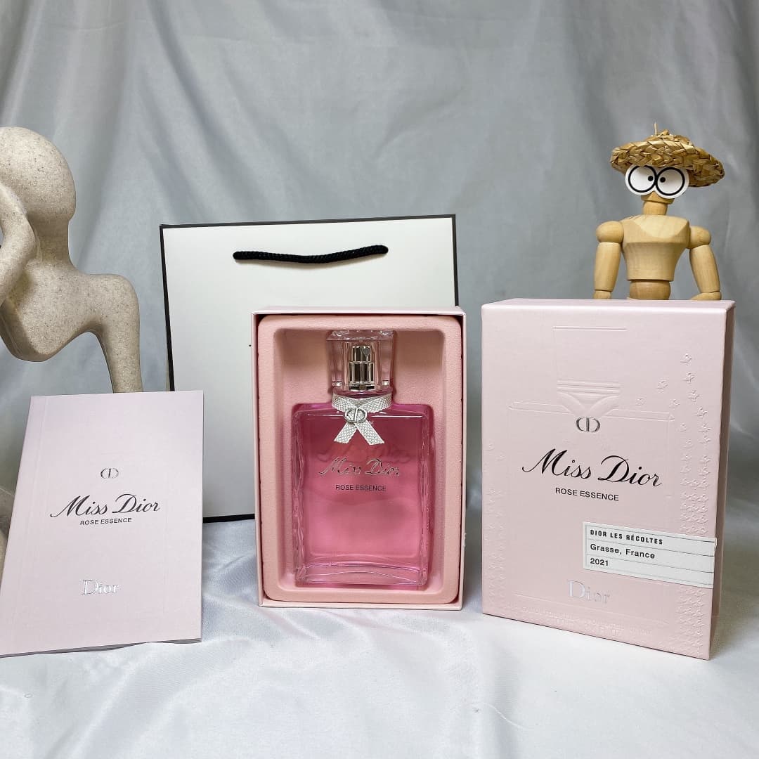Dior 2021 Rose Bouquet Eau de Parfum 100ML A meeting of dew and roses, May rose water is the essence of Miss Dior Rose Bouquet perfume