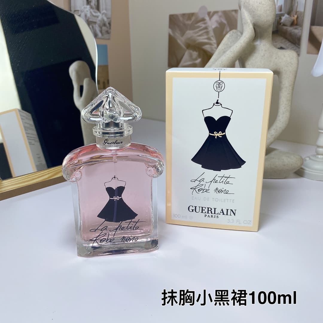Guerlain Little Black Dress Eau de Toilette 100ml Fragrance Notes: Sweet Floral Fruity Top Notes: Rose, Jasmine, Greens Middle Notes: Cherry, Apple, Orange Blossom Base Notes: Amber, White Musk, Patchouli