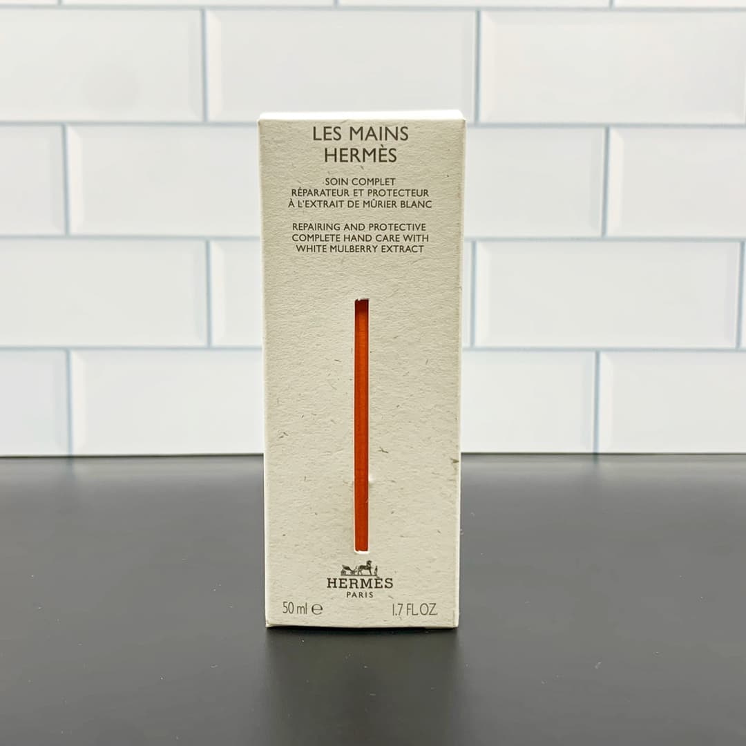 natural ingredients and is said to even repair hand wrinkles. This is incomparable to ordinary hand creams