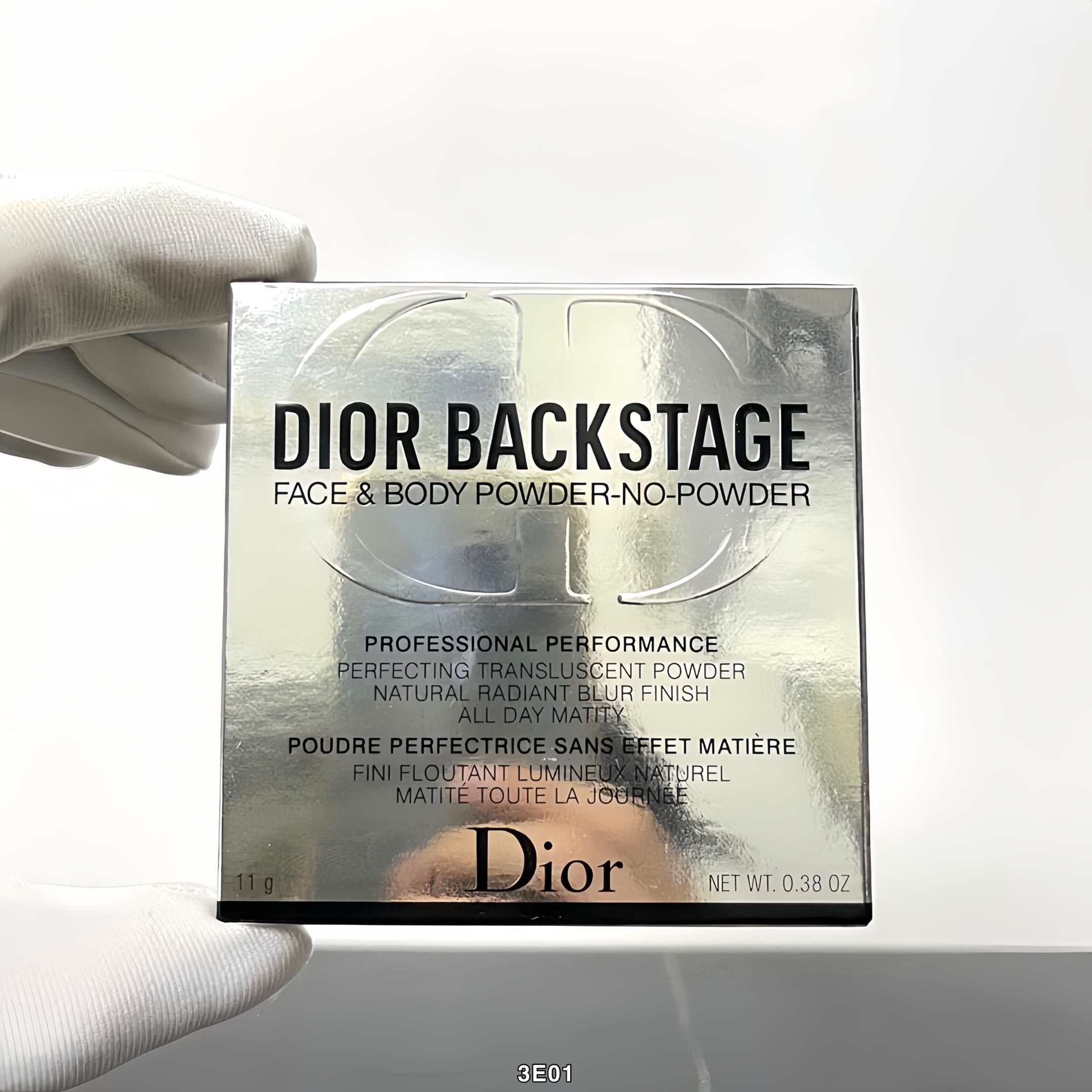 Dior Backstage Monogram Setting Powder 2️⃣ Shades: ON, 1N ✔ Dior Backstage Monogram Setting Powder 11g. Suitable for face and body. Controls shine, conceals imperfections, evens skin tone, and provides a matte finish