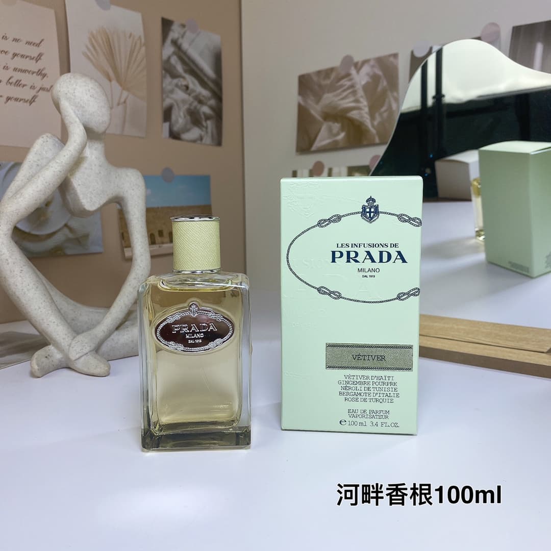 Prada. Prada blends many special spices to exude a mysterious and elegant charm. The gentleness of vetiver invigorates romaine lettuce, Madagascar pepper, and purple ginger, as if lightly touching the tender green nature